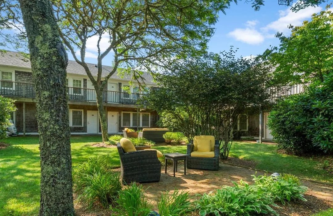 Nantucket Inn-1