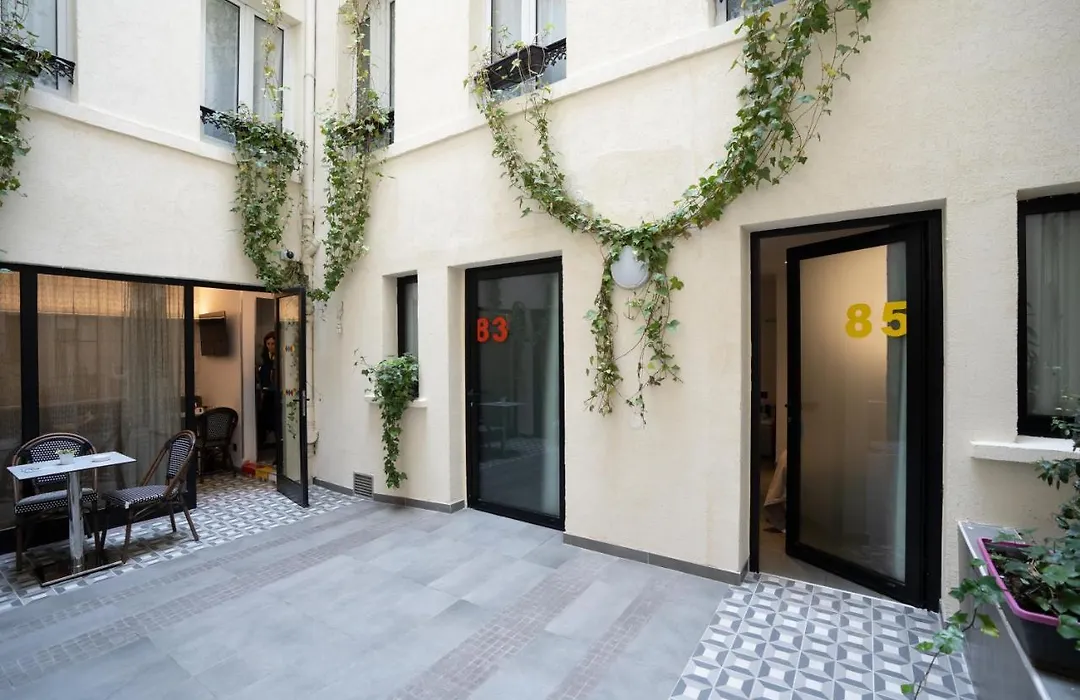 Hôtel Du Mont Dore Batignolles-1