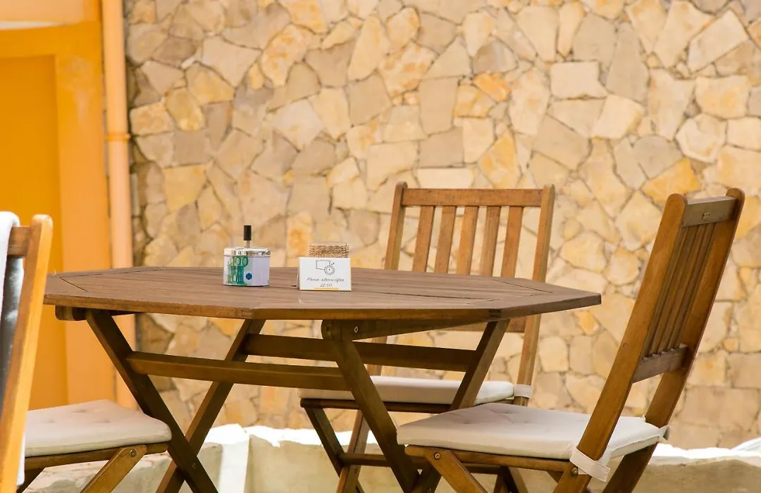 Casa Amarela Guesthouse-1
