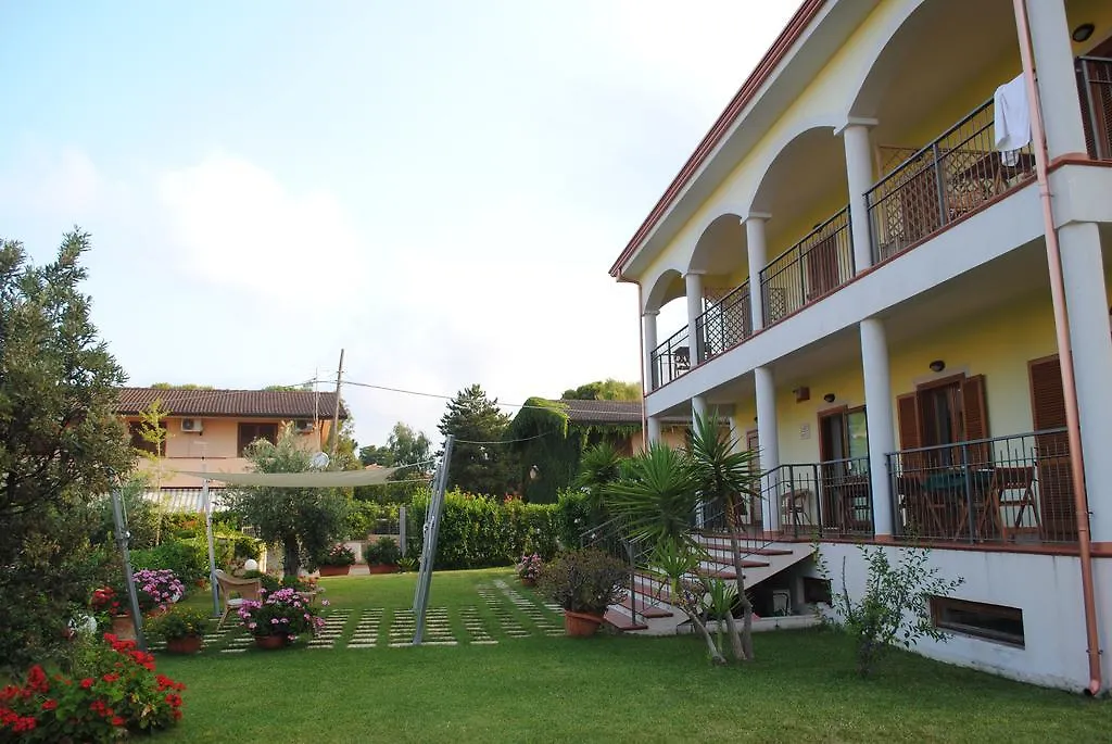 Larus Hotel-1