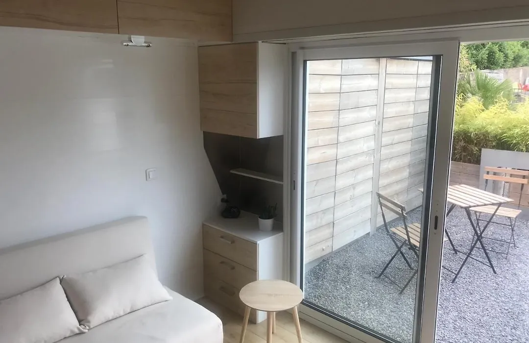 Petit studio sur propriété-1