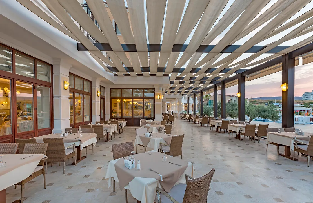 Cocos The Club Solto-1