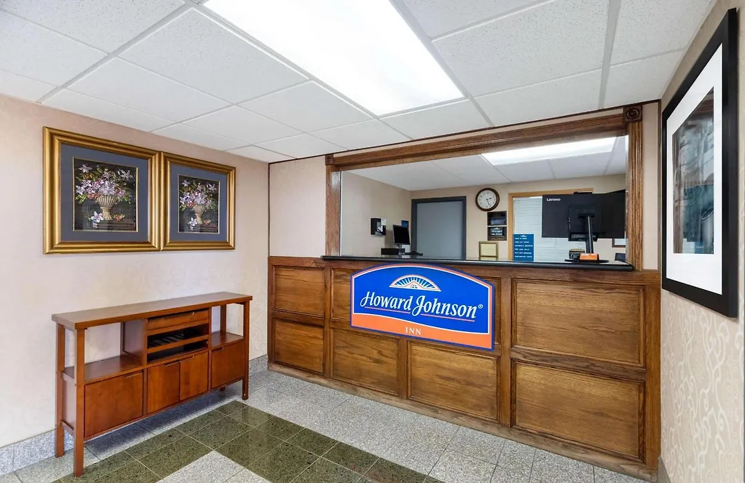 Howard Johnson By Wyndham Gillette-1