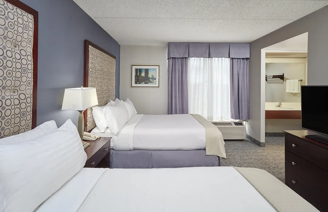 Holiday Inn & Suites Chicago-Carol Stream Wheaton By Ihg-1