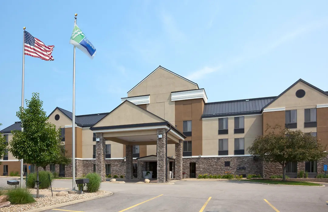 Holiday Inn Express Cedar Rapids - Collins Road By Ihg-1