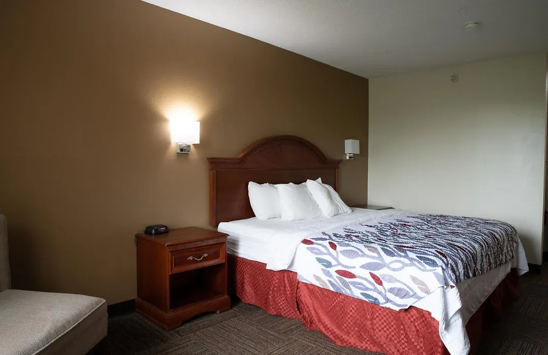 Blisspoint Inn & Suites Marion-1