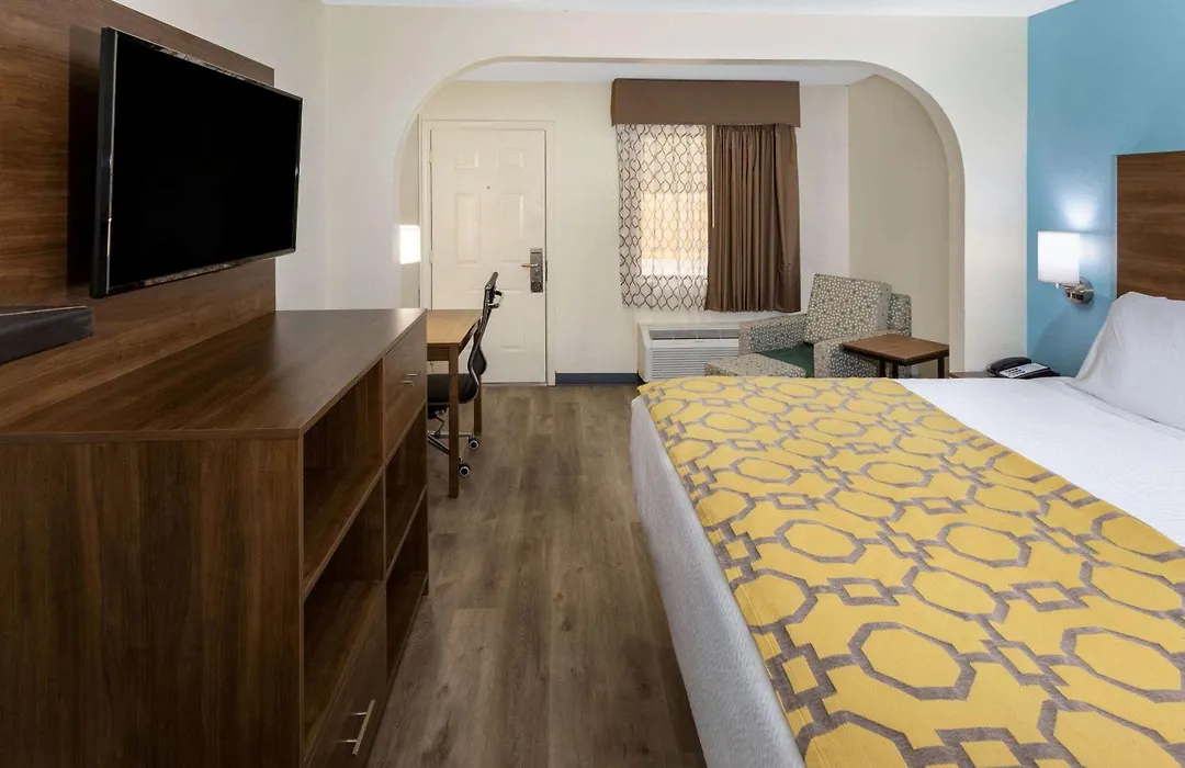 Baymont By Wyndham Biloxi - Ocean Springs-1