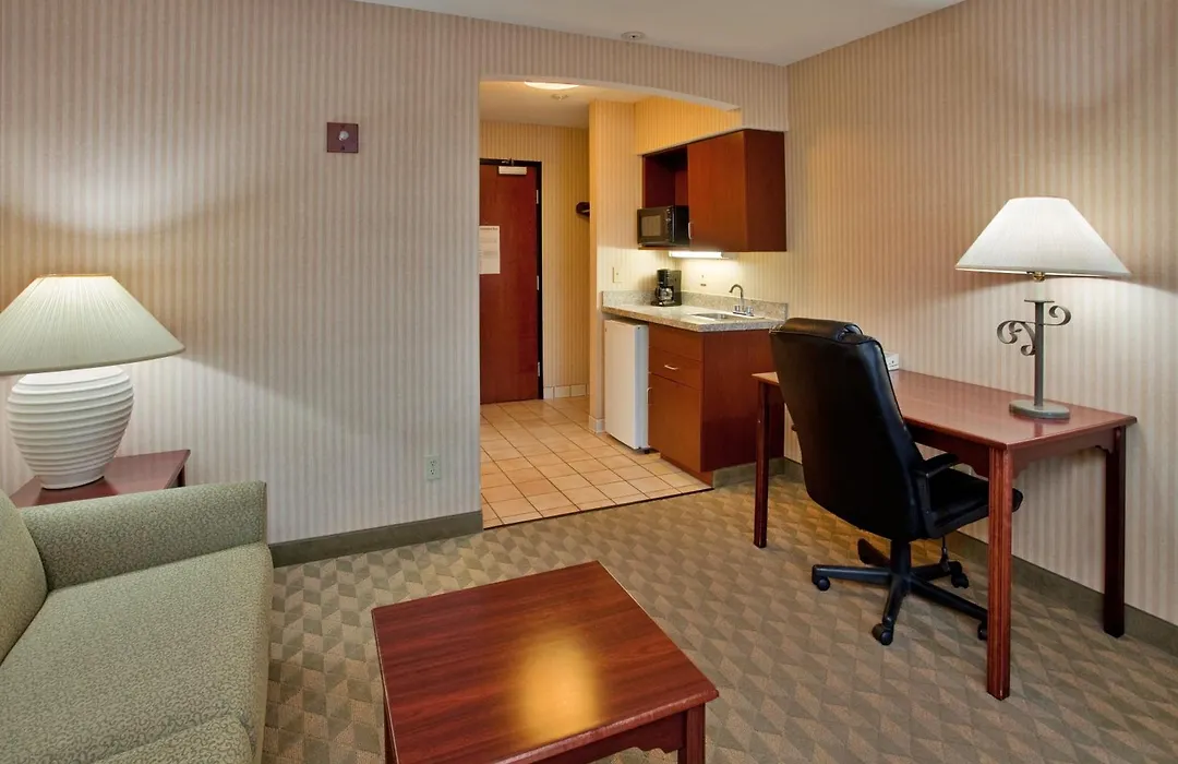 Spark By Hilton Lansing-1