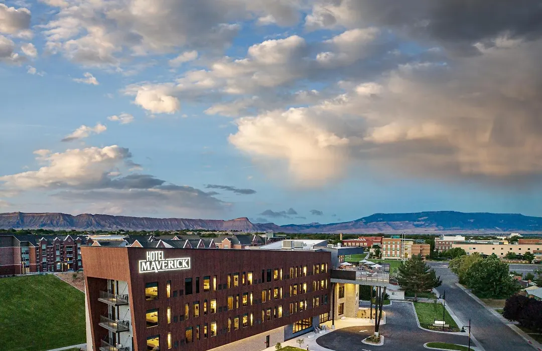 Hotel Maverick-1