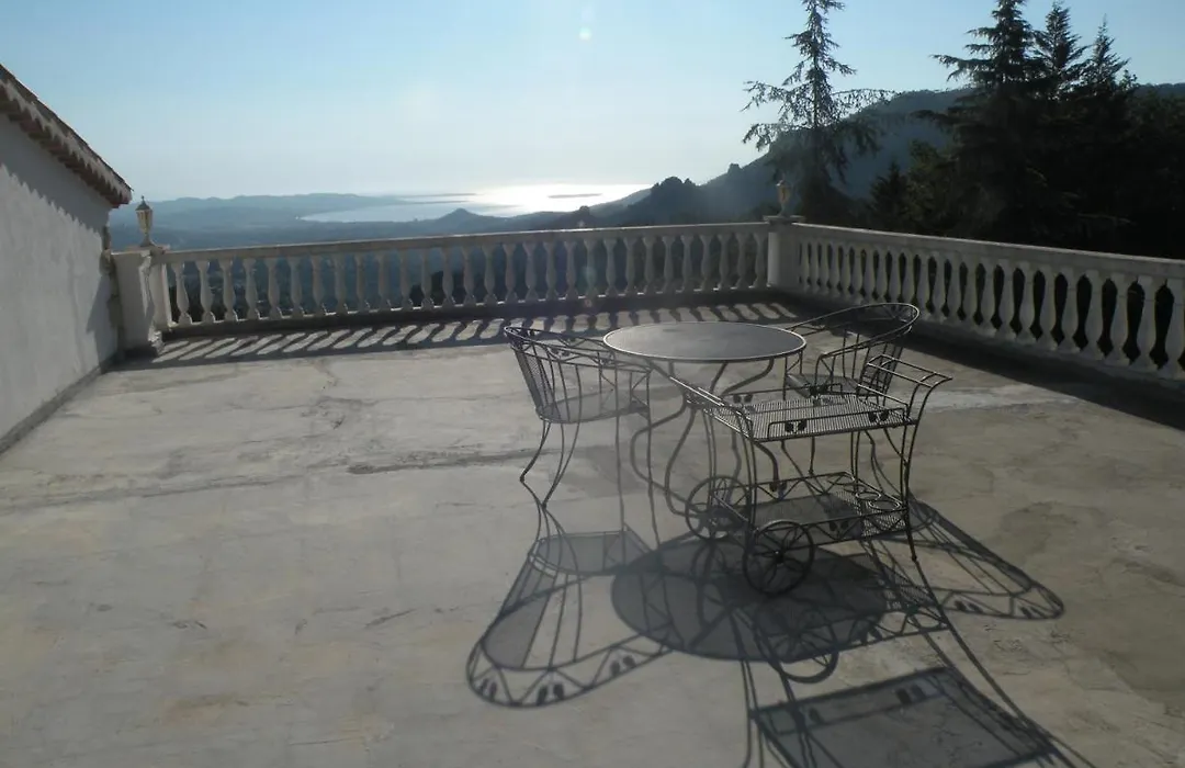 Magnifique Chambre Immense Terrasse Spa Jacuzzi Prive-1