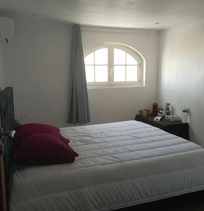 Chambre Queen- Size, N2, A 300M Plage,Clim,Wifi-1