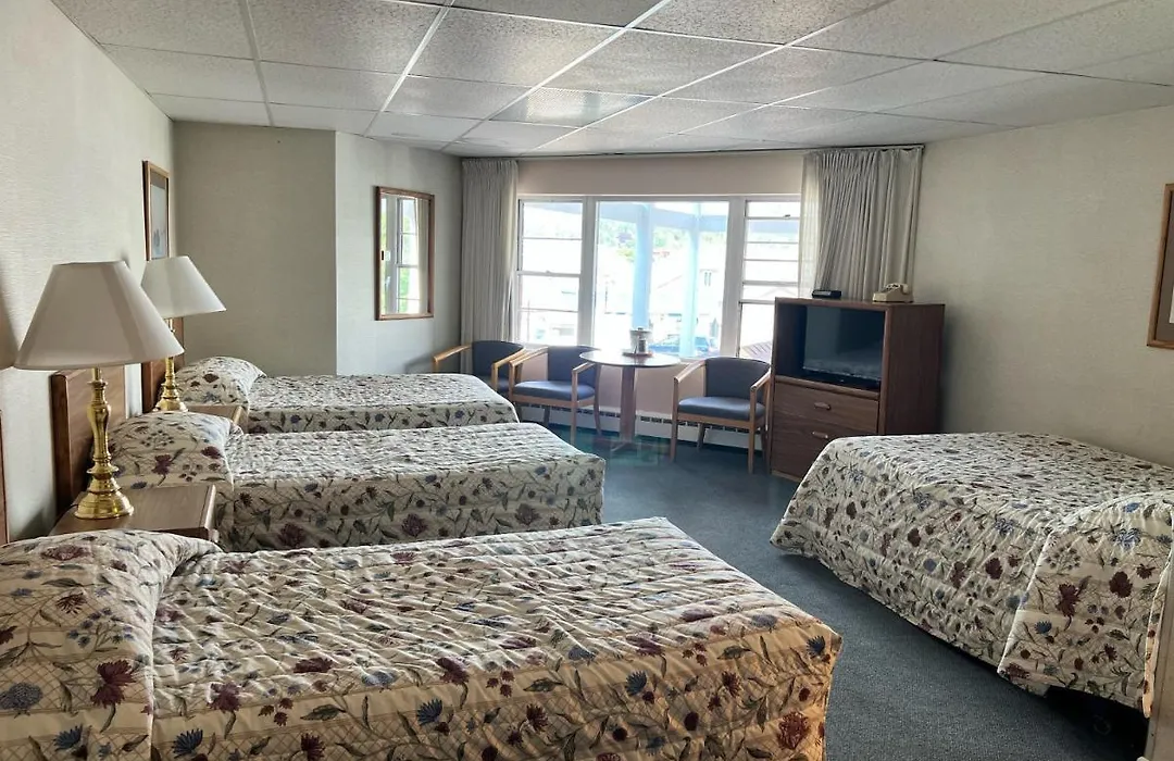 Shoreline Inn-1