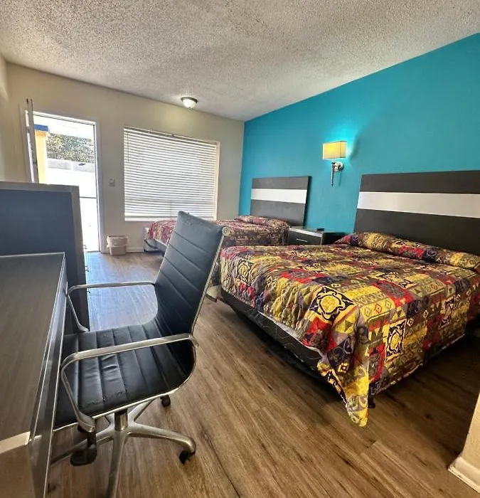 Economy Inn-1