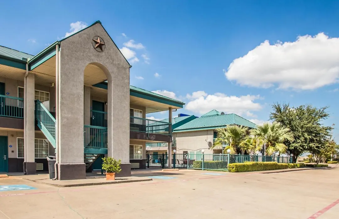 Americas Best Value Inn Fort Worth-1