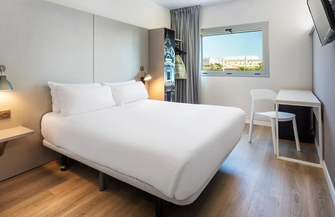 B&B Hotel Valencia Aeropuerto-1