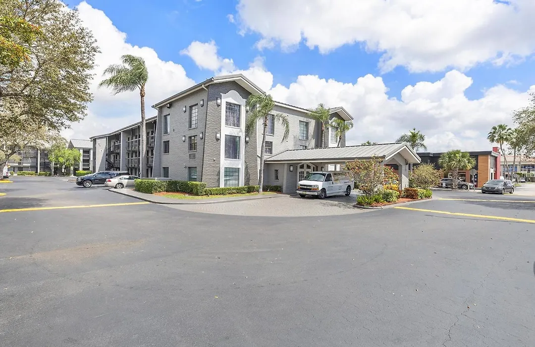 La Quinta Inn By Wyndham Miami Airport North-1
