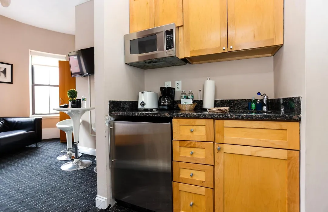 Stylish Downtown Studio In The Southend, C.Ave #24-1