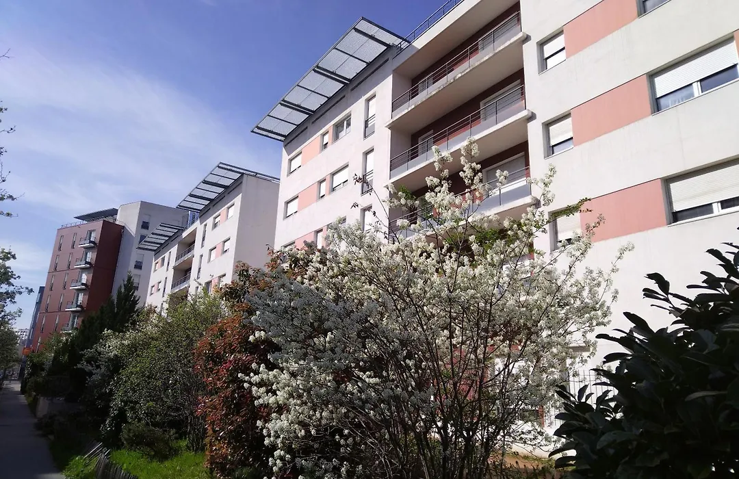 Apparthotel Privilodges Lyon Lumière-1