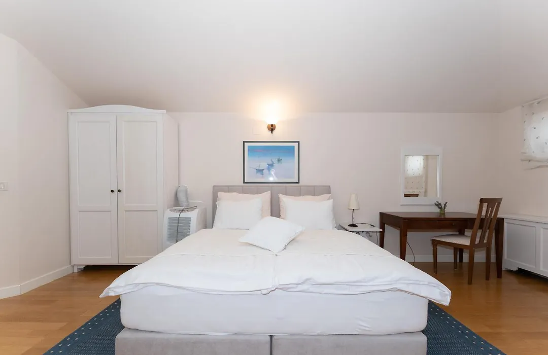 Hotel Abalone-1