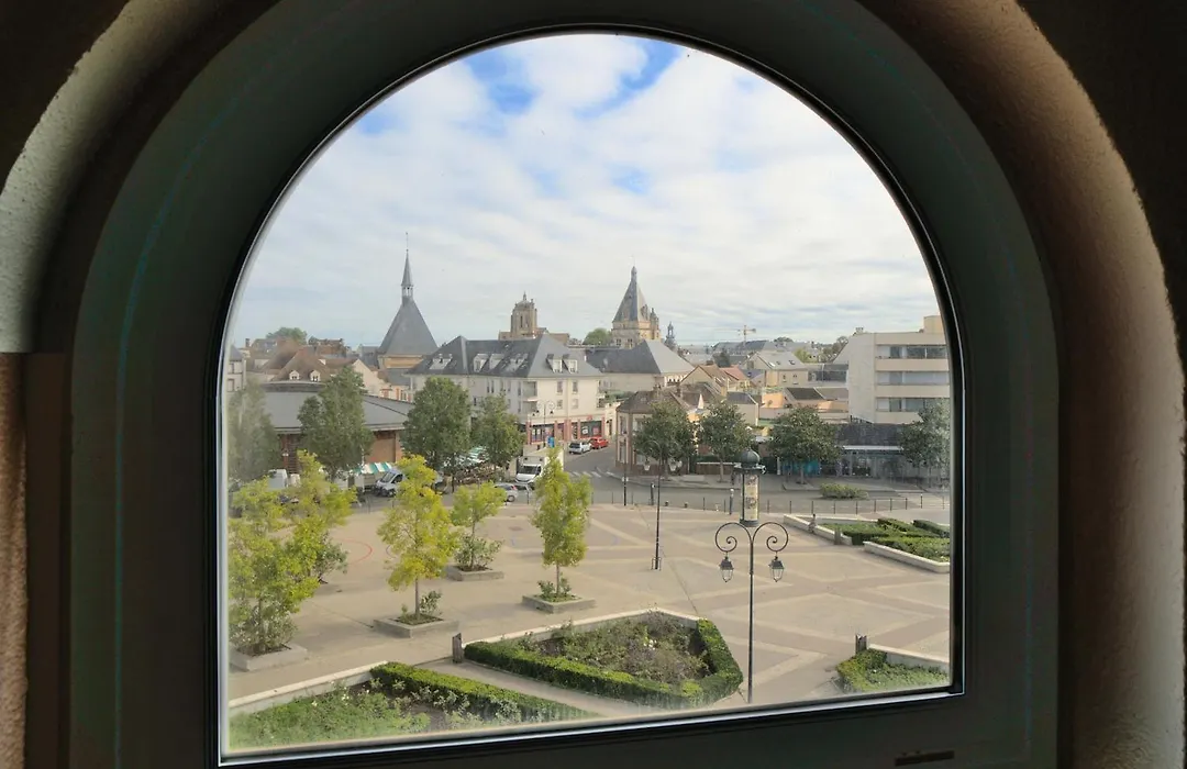 B&B HOTEL Dreux Centre-1