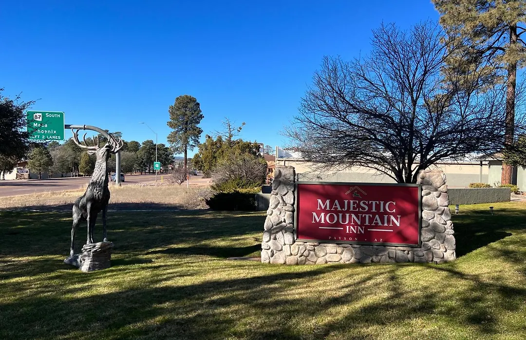 Majestic Mountain Inn-1