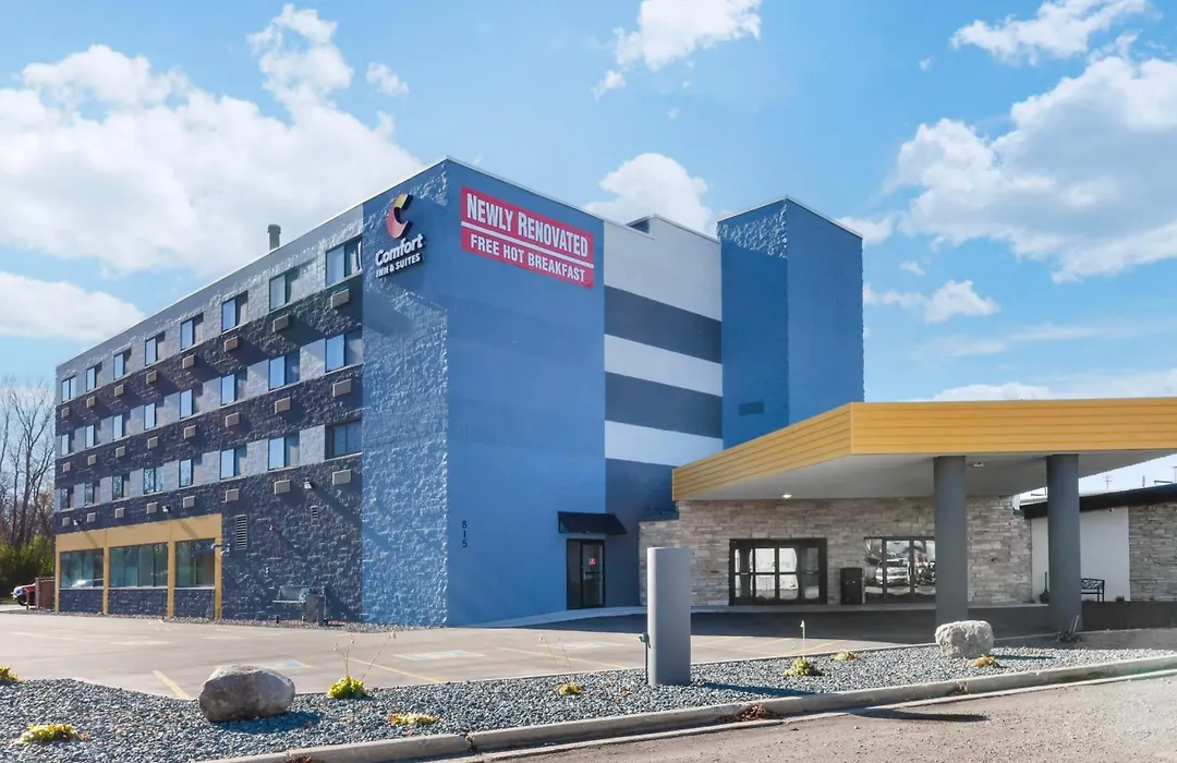 Comfort Inn & Suites Beaver Dam-1