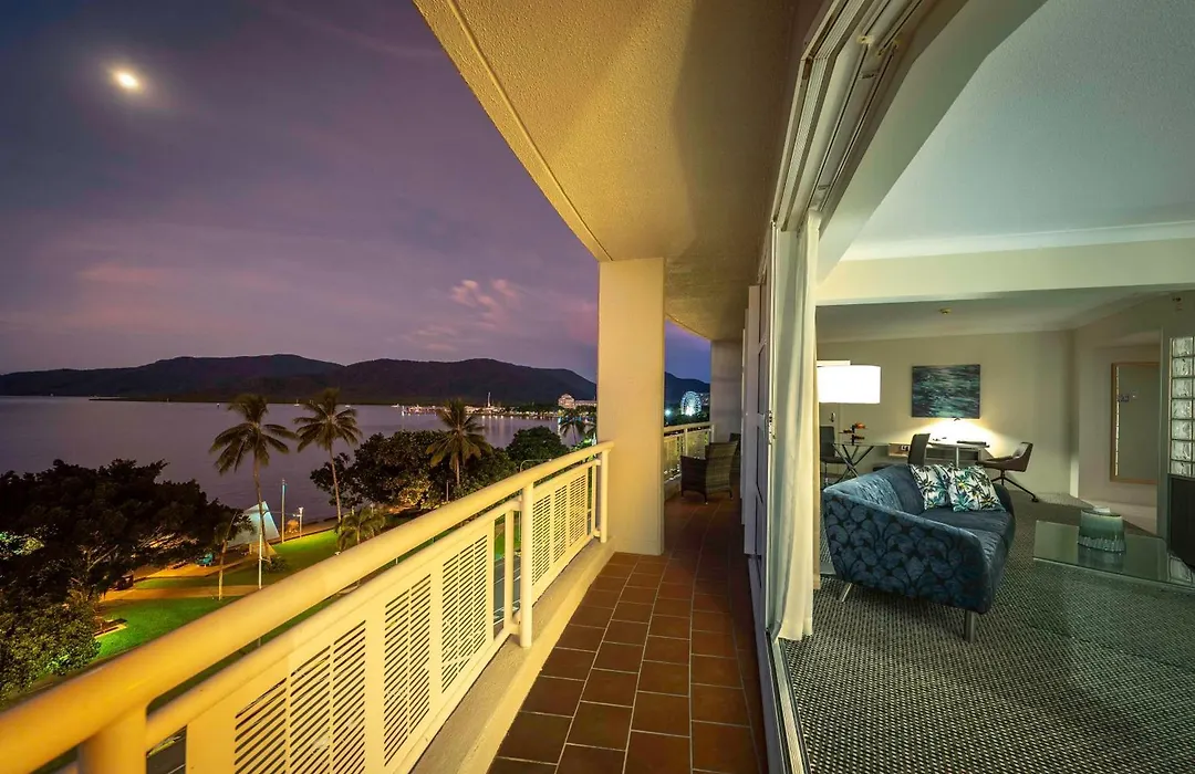 Doubletree By Hilton Cairns-1