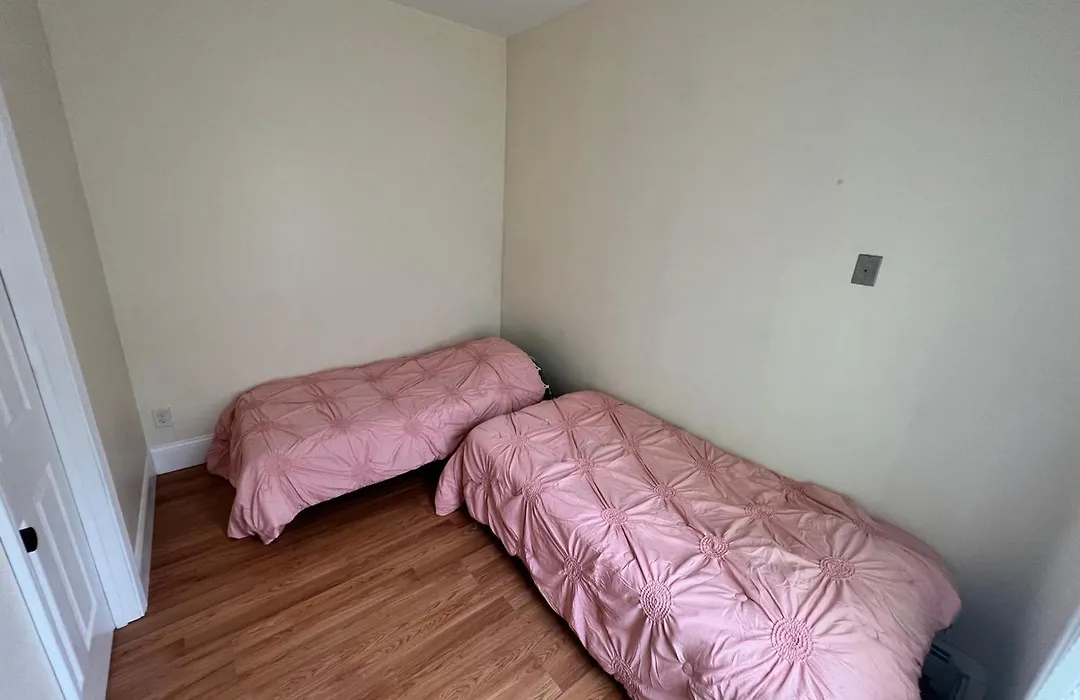 Private Bedroom Near Boston-1