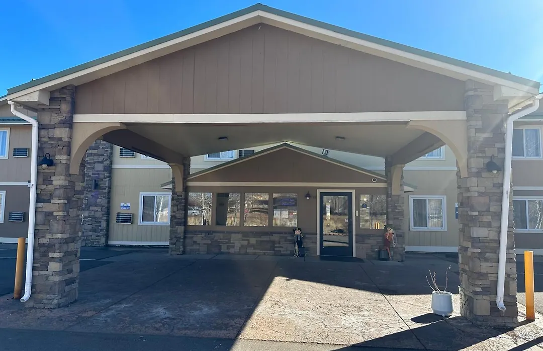 Days Inn & Suites By Wyndham Gunnison-1