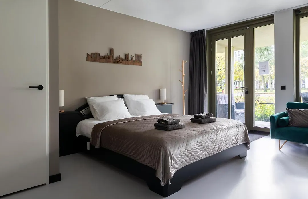 Luxury Room With King Size Bed-1