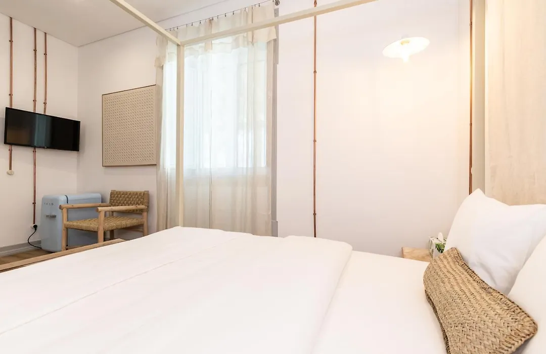 Amalia Boutique Suites & Studios-1