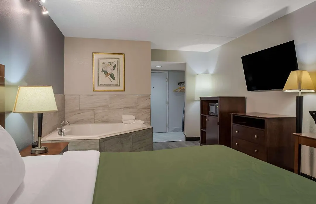 Quality Inn Toledo Westgate-1
