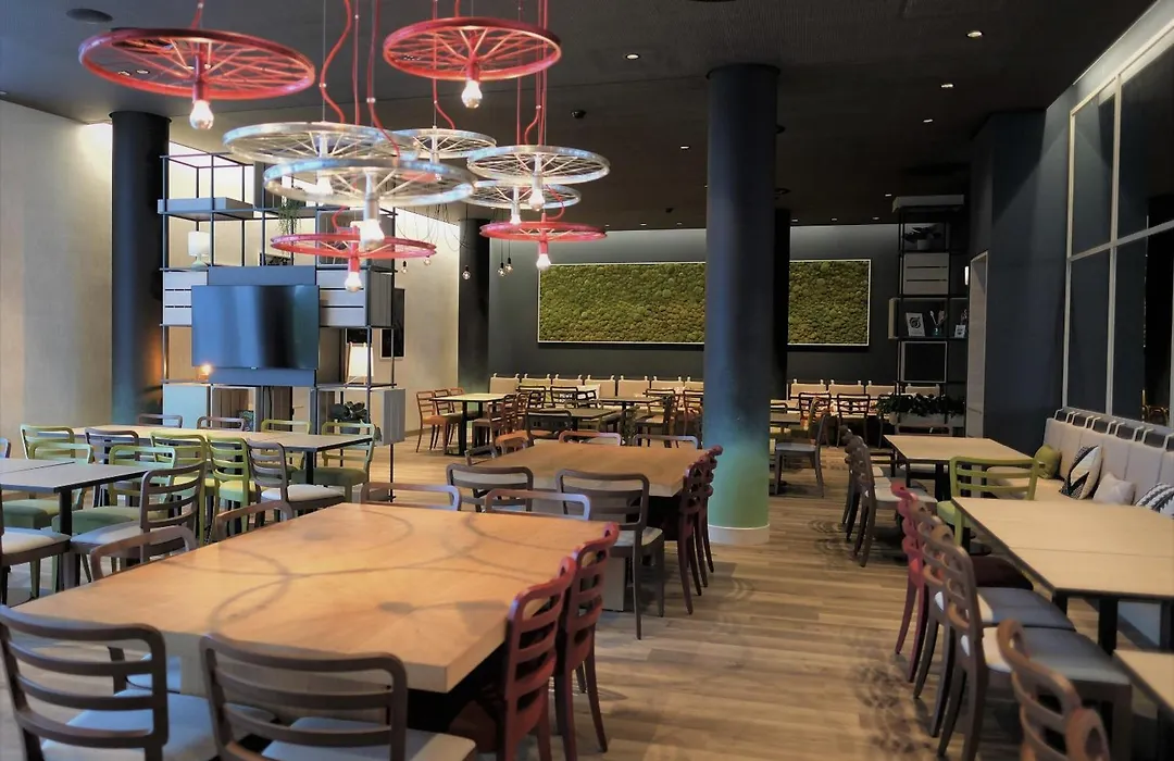 IntercityHotel Amsterdam Airport-1