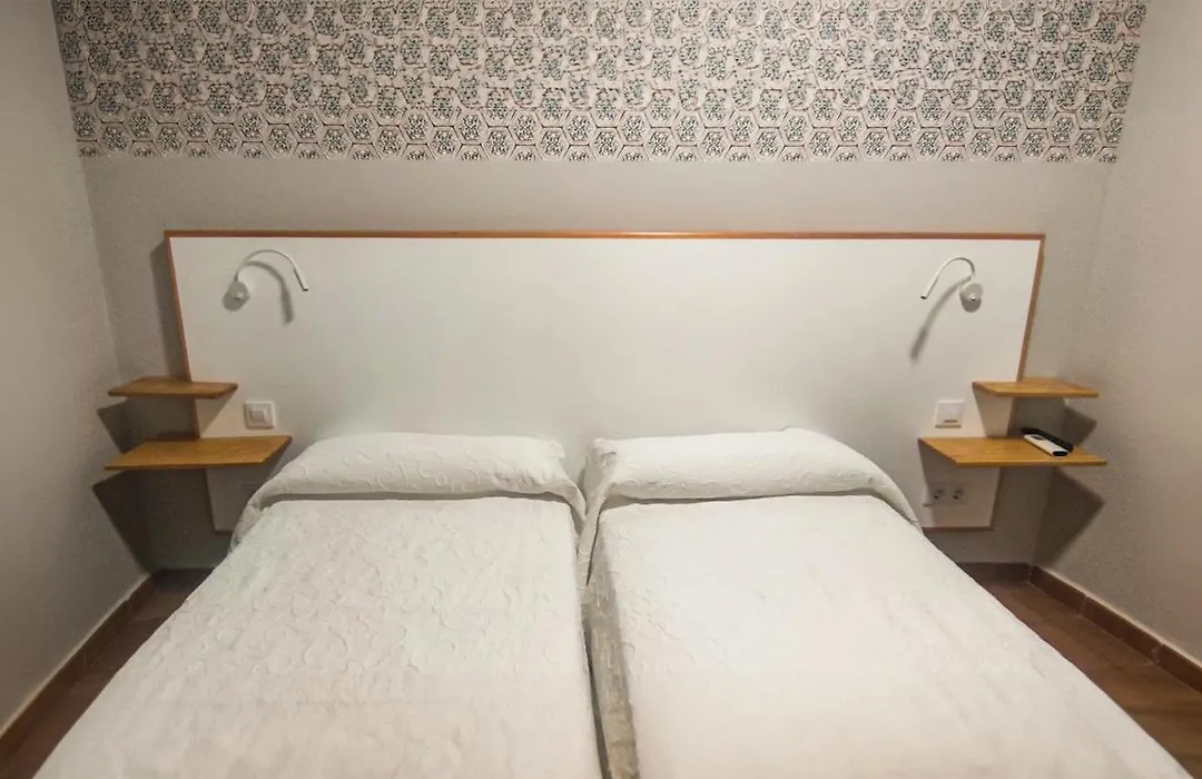 Hostal Altamira Guadalupe-1