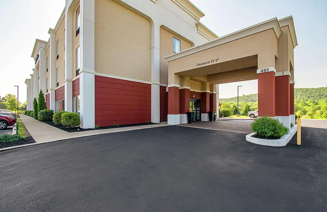 Hampton Inn Pine Grove-1