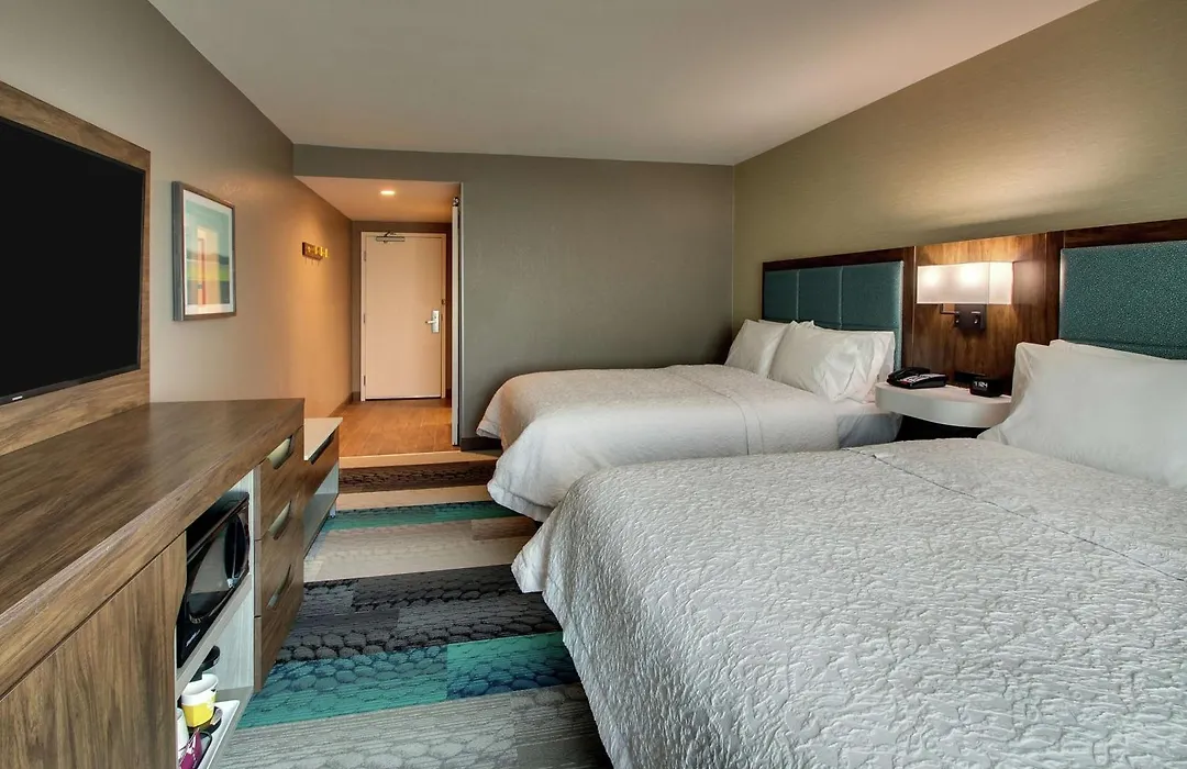Hampton Inn & Suites By Hilton Southport-1