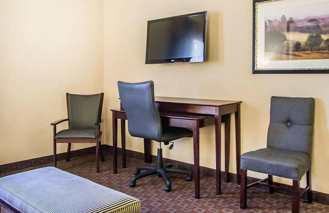 Quality Inn & Suites Peoria North-1