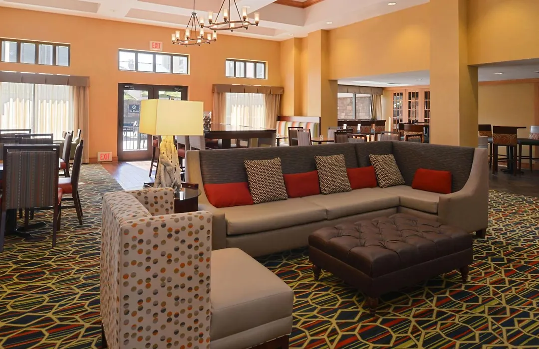 Hampton Inn & Suites Pueblo-Southgate-1