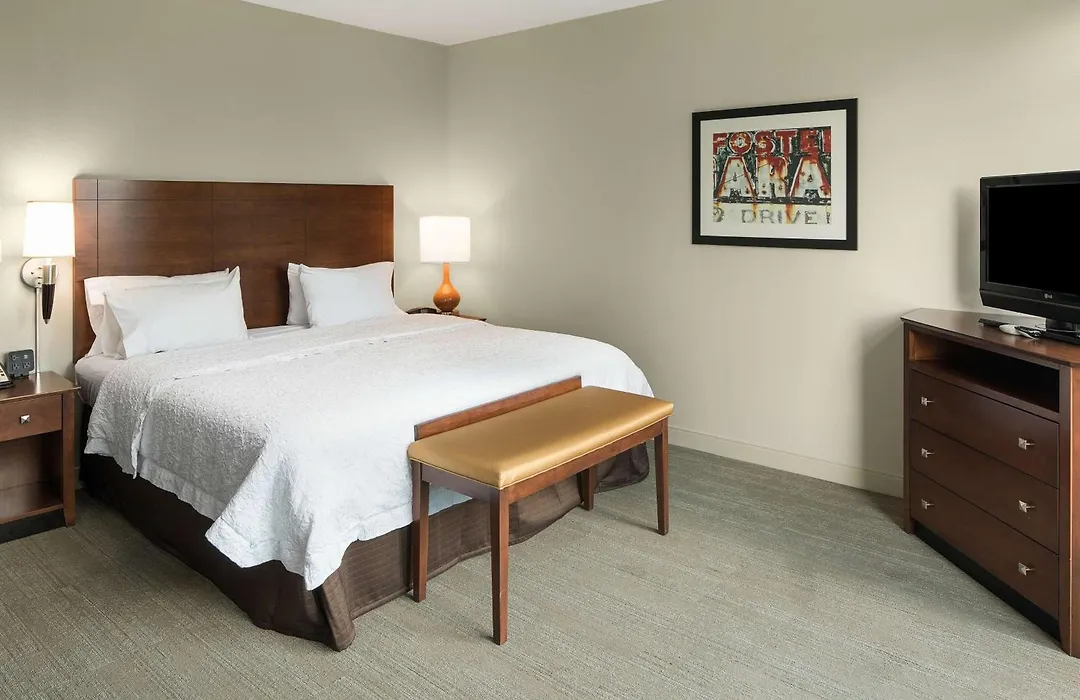 Hampton Inn & Suites Little Rock-Downtown-1