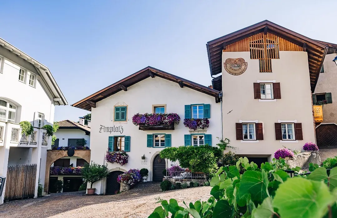 Amplatz 1523 - B&B And Suites-1
