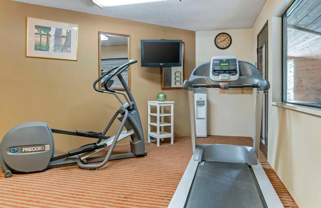 Quality Inn Saint Ignace I-75-1