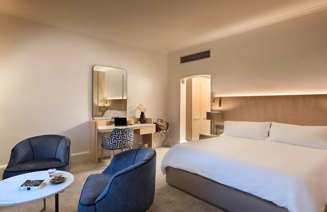 Victoria & Alfred Hotel By Newmark-1