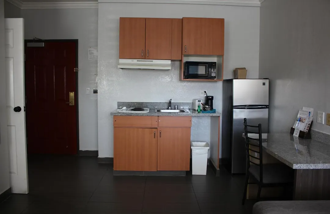 Rodeway Inn & Suites Hayward - Oakland South-1