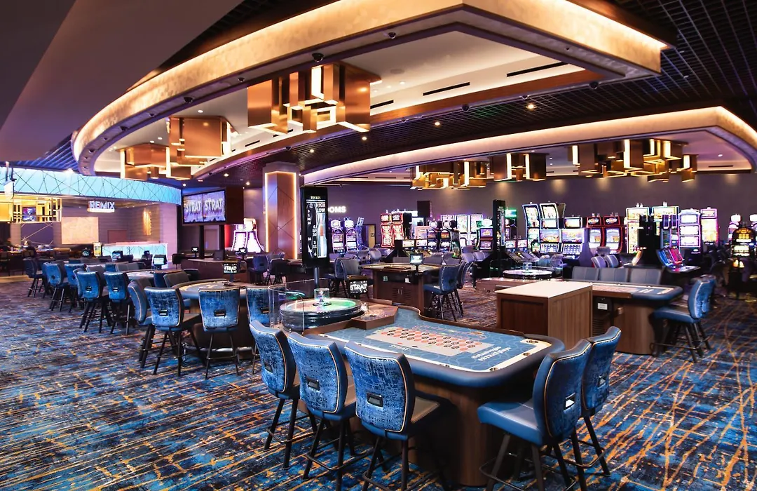 Enticing Stay At Strat Casino Strip Las Vegas-1