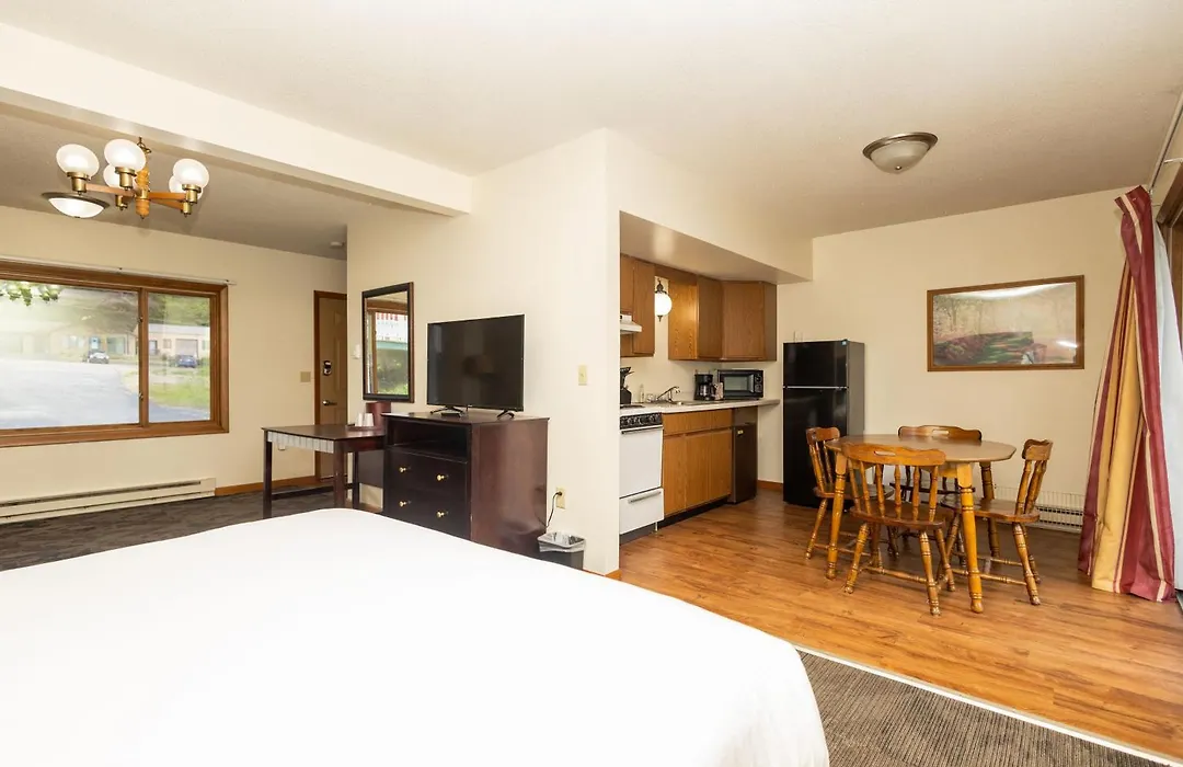 Brentwood Motor Inn-1