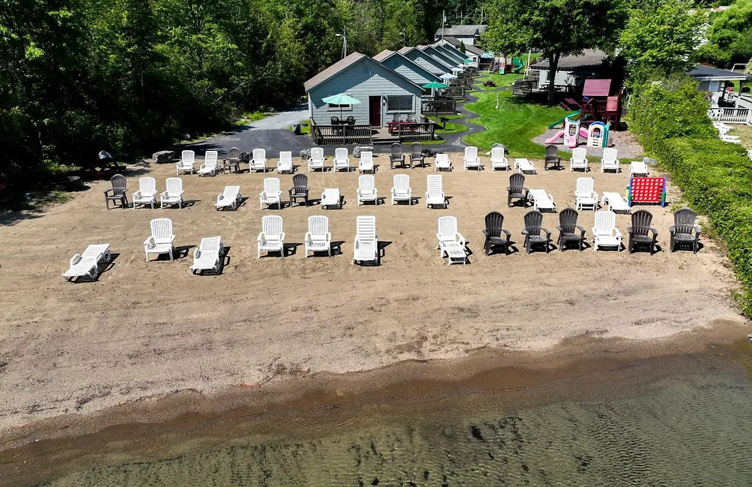 Lake George Diamond Cove Cottages, Cabins, & Hotel-1