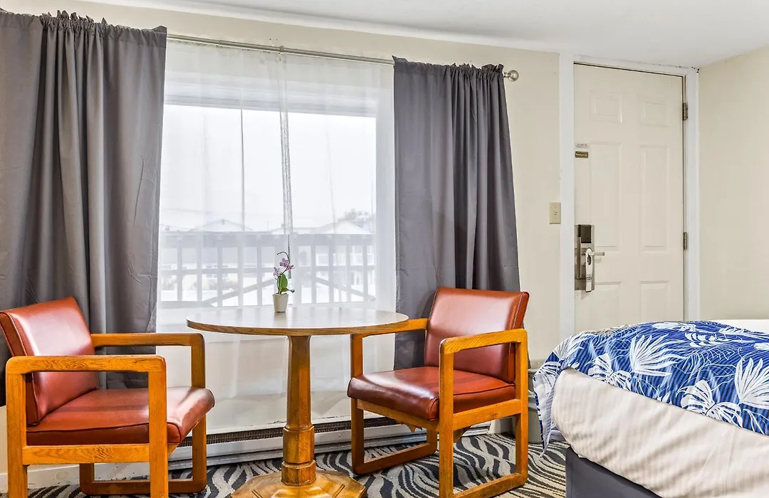 Tides Motel - Hampton Beach-1