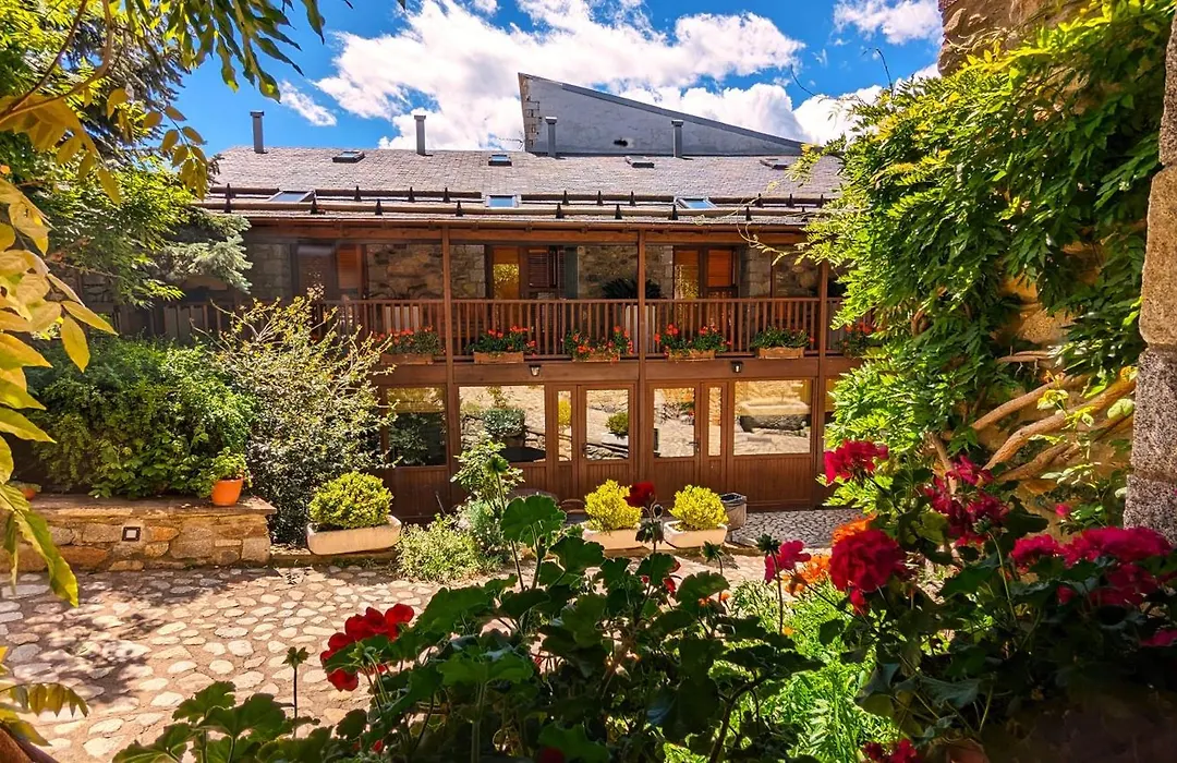 Hotel Casa Cornel-1