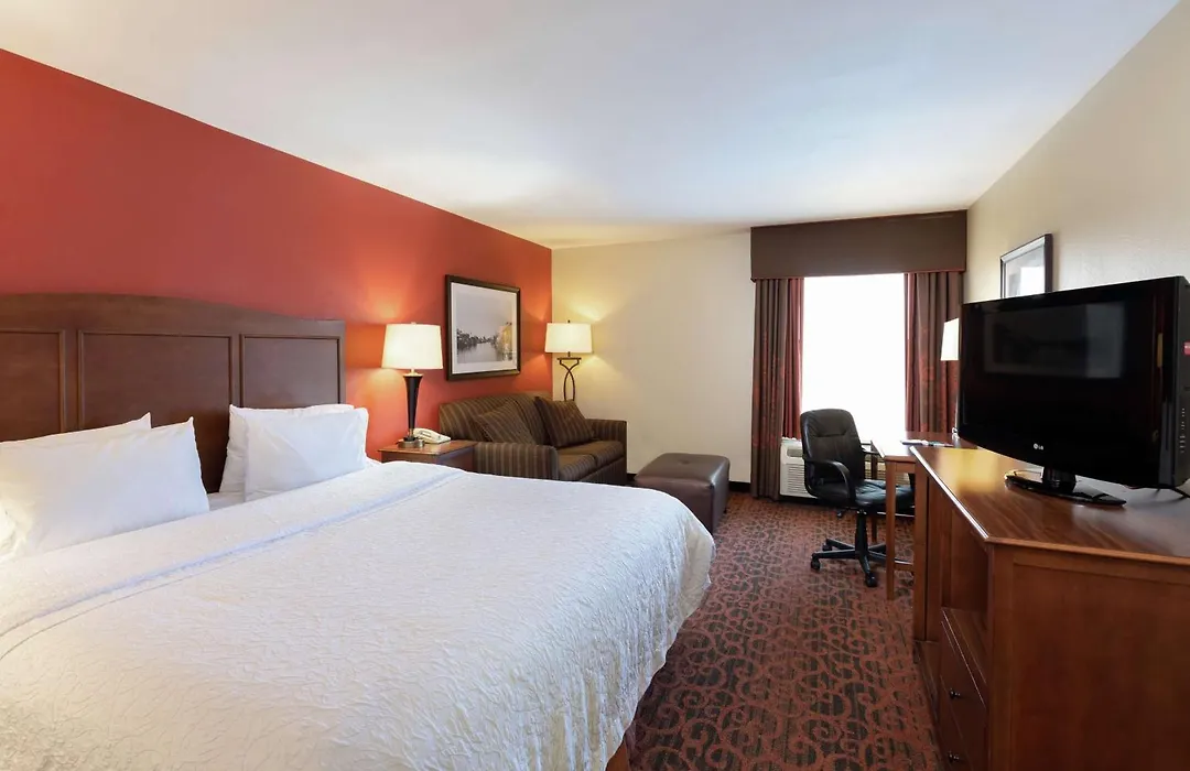 Hampton Inn Houma-1