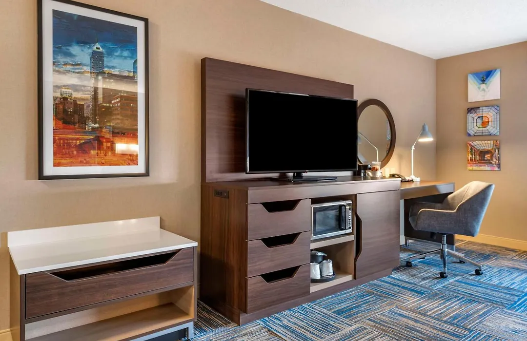 Hampton Inn Greenfield-1